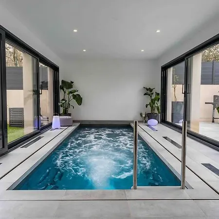 Loft Avec Piscine Interieure Chauffee Vitry-sur-Seine